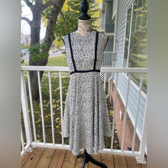 H&M Empire Waist Dresses - Picture 3 of 16